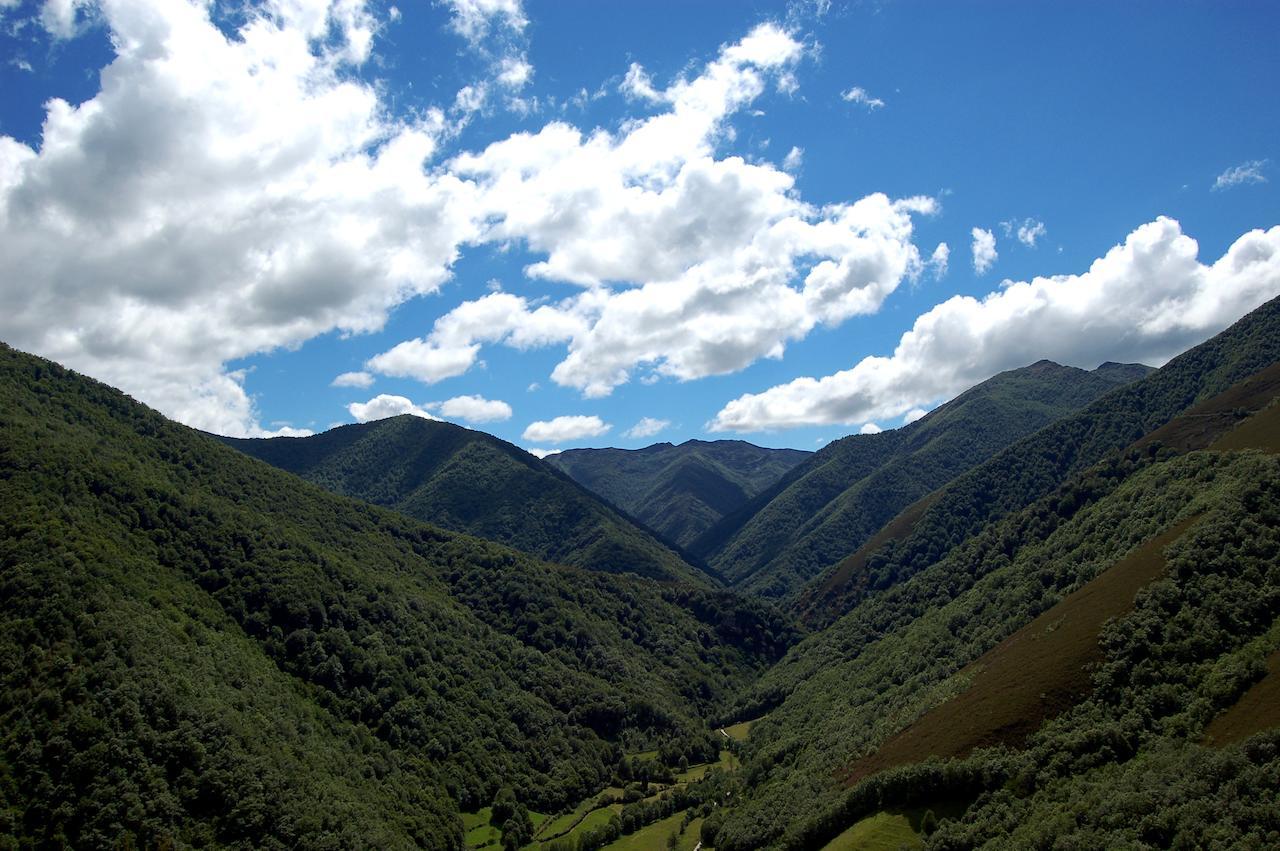 Отель El Mirador De Fuentes Del Narcea Монко Экстерьер фото